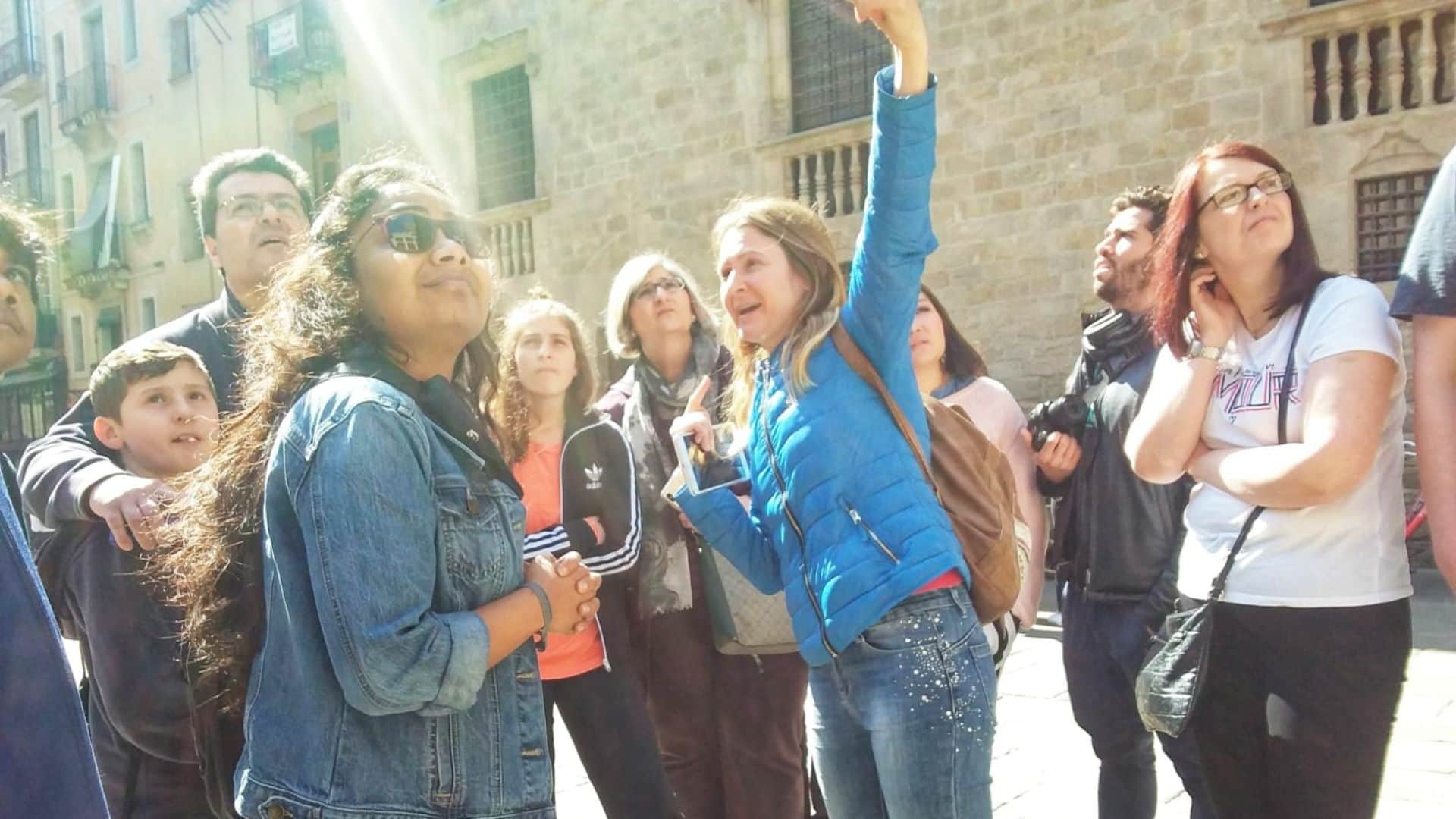 Barcelona in One Day Private Tour: Sagrada Familia, Park Güell and Old Town - In out Barcelona Tours