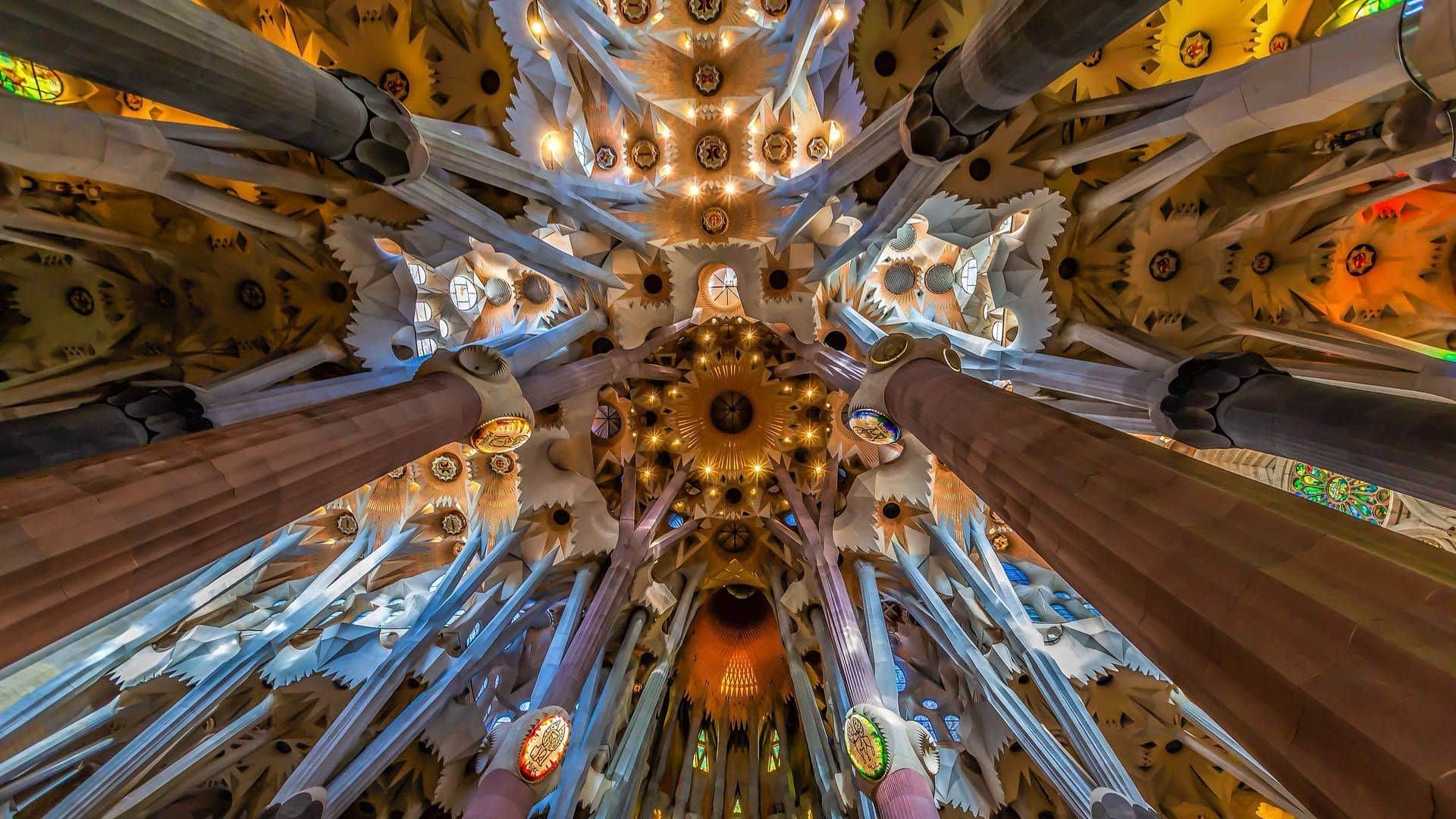 Barcelona Highlights Private Half Day Tour with Sagrada Familia Visit - In out Barcelona Tours