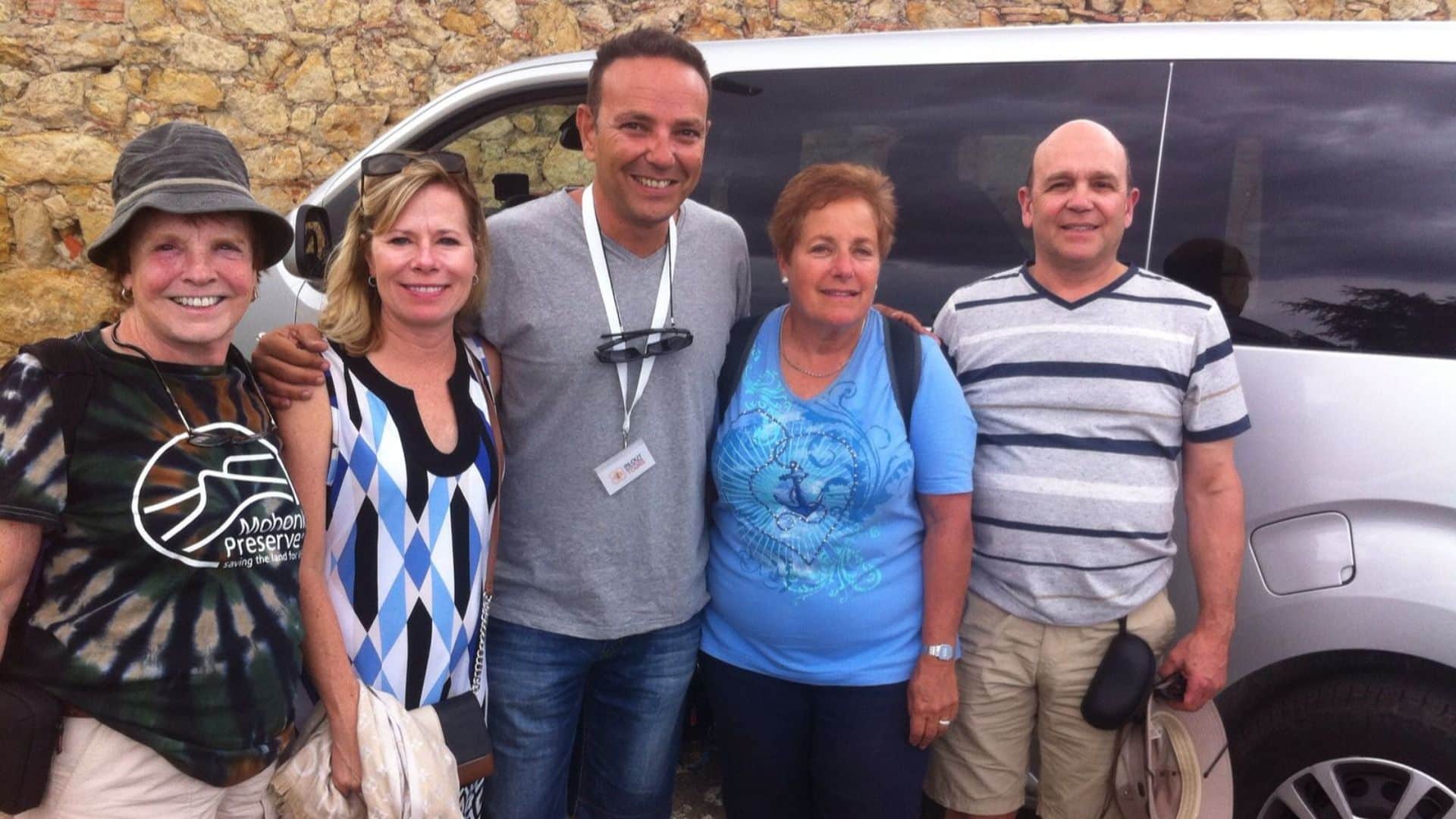 Barcelona Highlights Sightseeing and Gothic Quarter Small Group Half Day Tour - In out Barcelona Tours