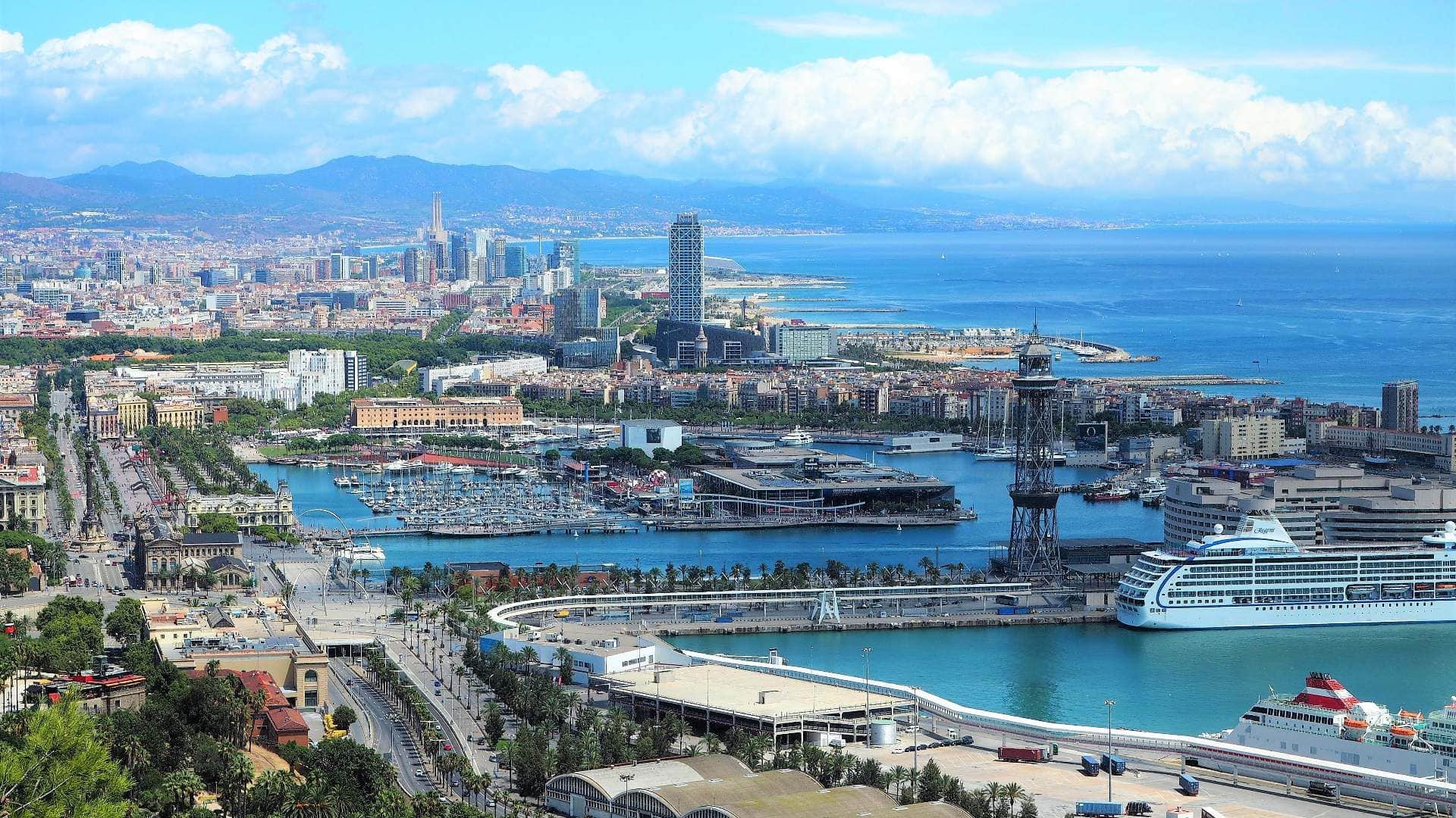 Barcelona Highlights Sightseeing and Gothic Quarter Small Group Half Day Tour - In out Barcelona Tours