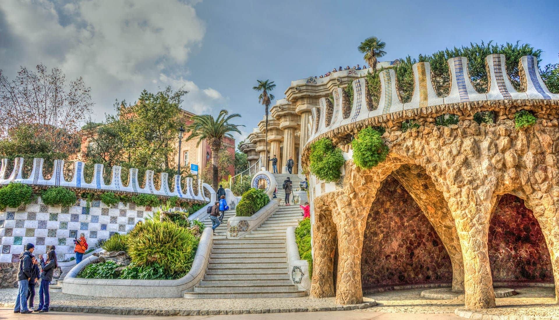 Private Park Güell Guided Tour - In out Barcelona Tours