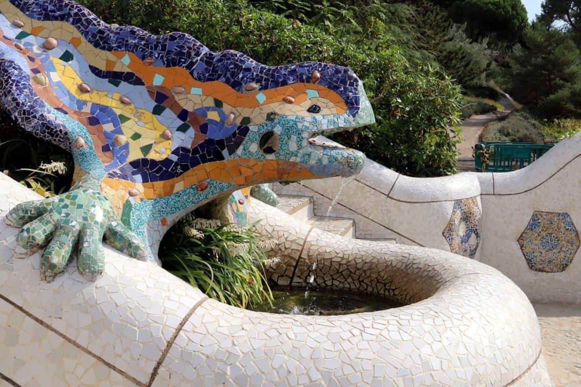 Private Sagrada Familia and Park Güell Guided Tour - In out Barcelona Tours