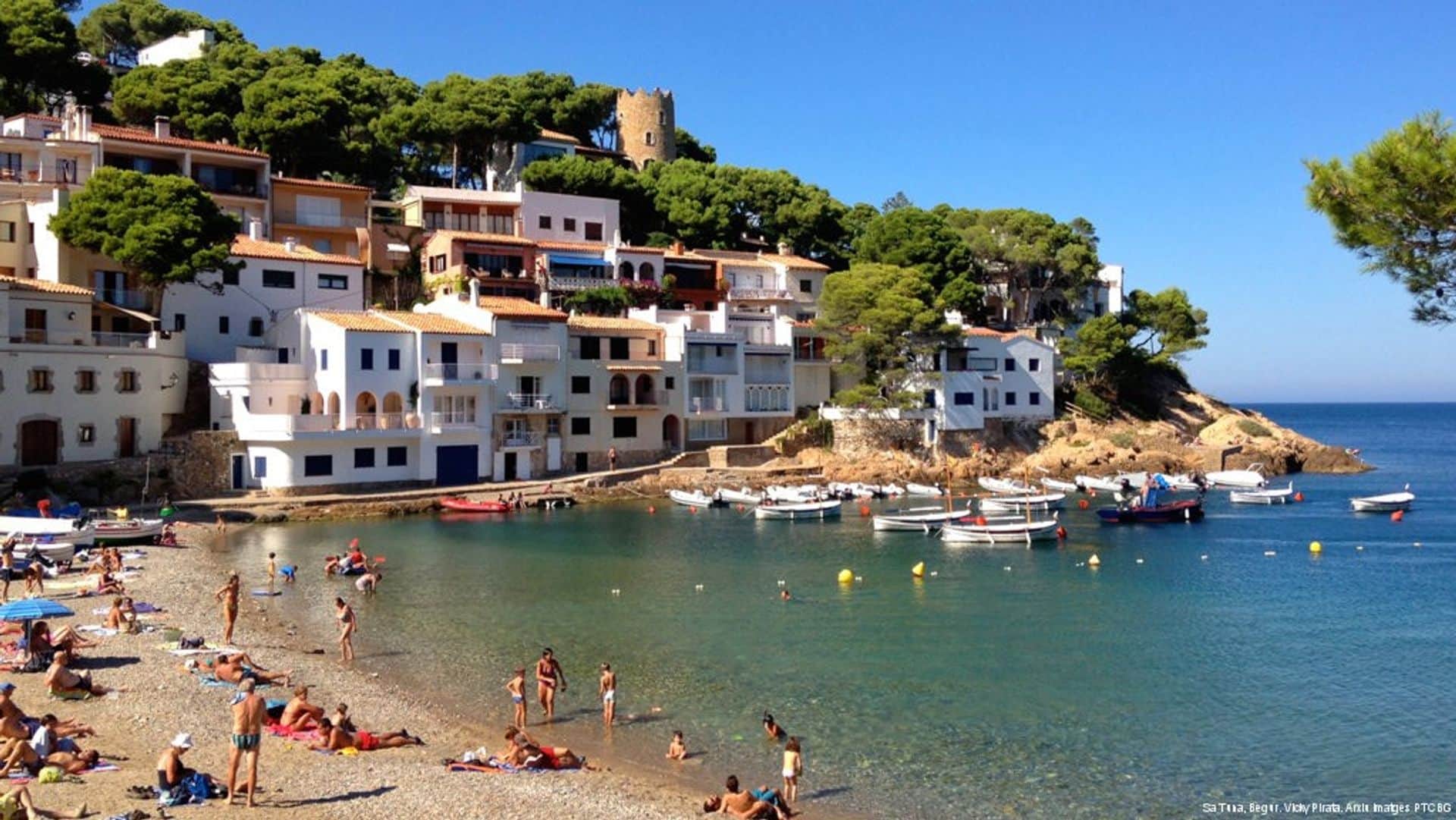 The Roman and Greek heritage of Costa Brava Private Day Tour with Panoramic Boat Ride. - In out Barcelona Tours