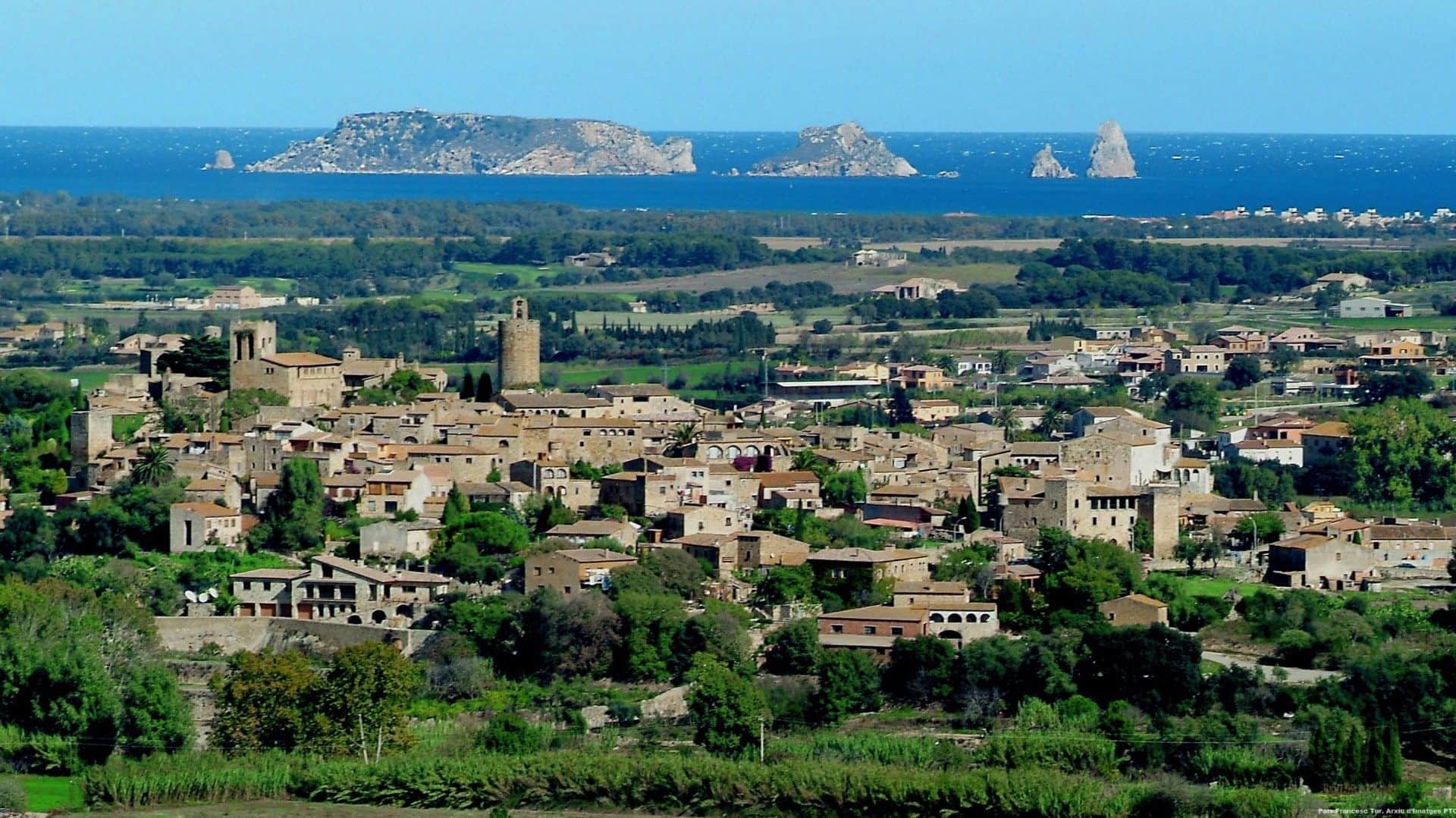 The Roman and Greek heritage of Costa Brava Private Day Tour with Panoramic Boat Ride. - In out Barcelona Tours