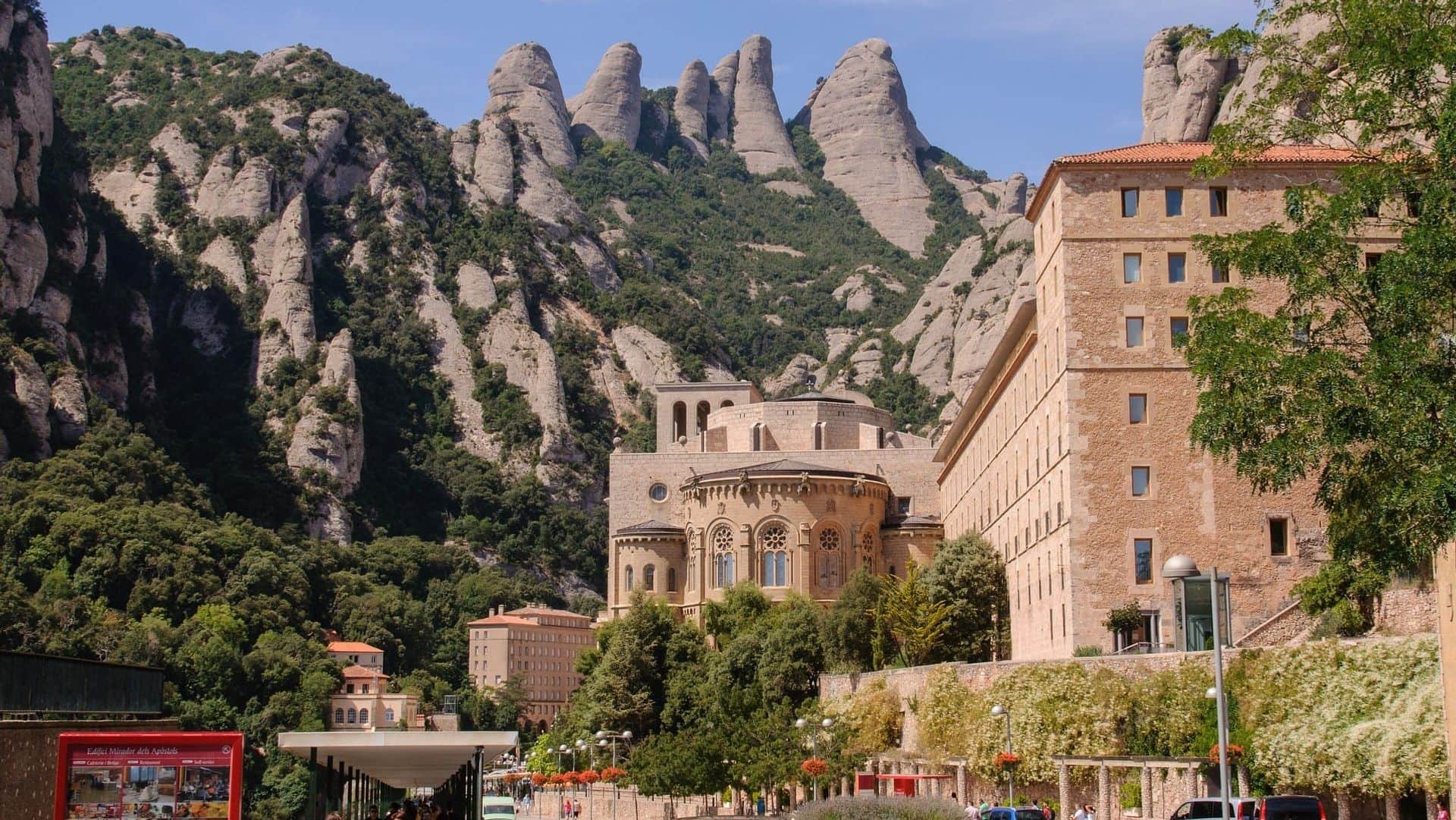 Montserrat Monastery Visit with Wine and Cava in Penedés Private Day Tour - In out Barcelona Tours
