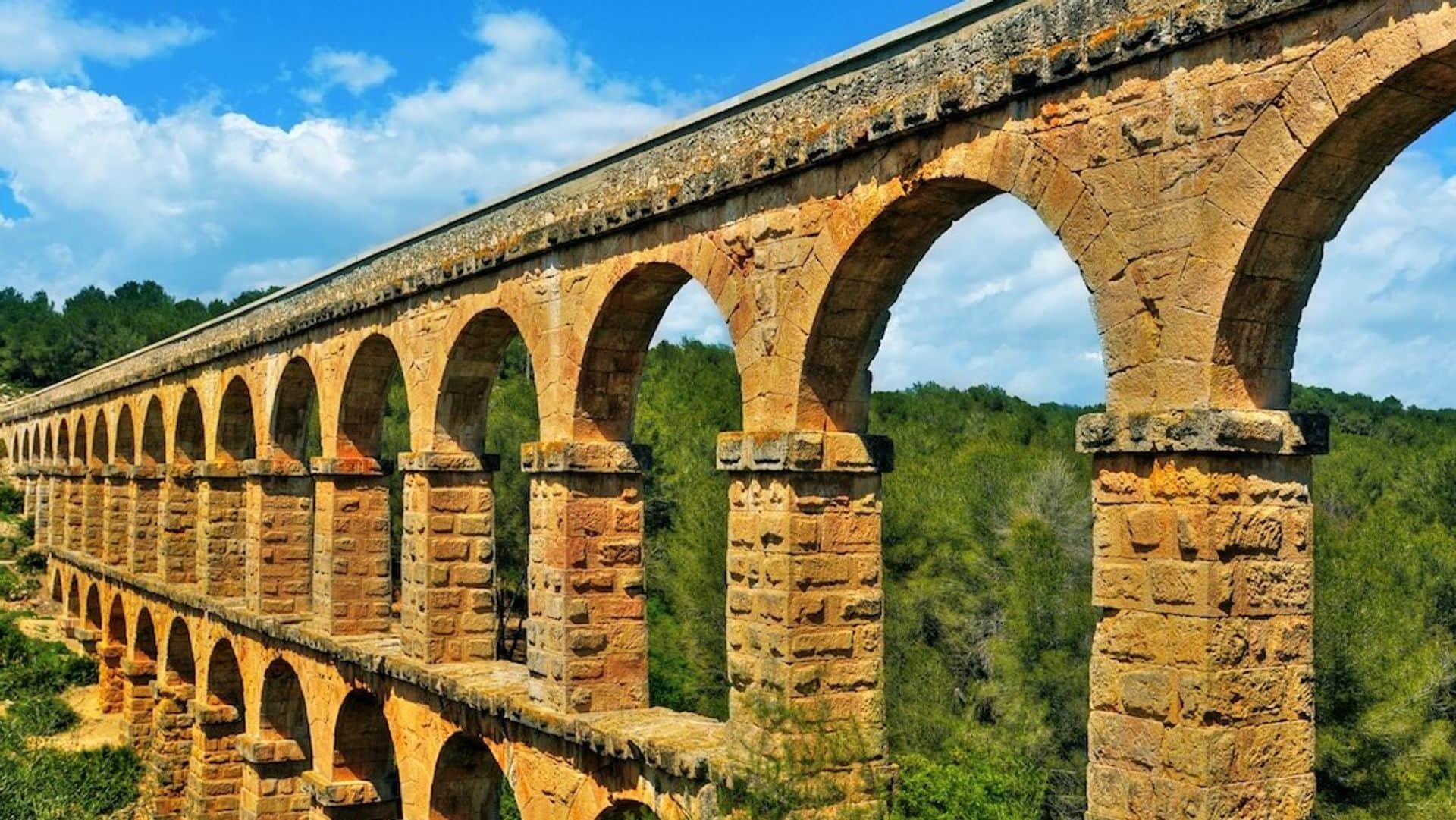 Roman Tarragona and Mediterranean Sitges Private Day Tour - In out Barcelona Tours