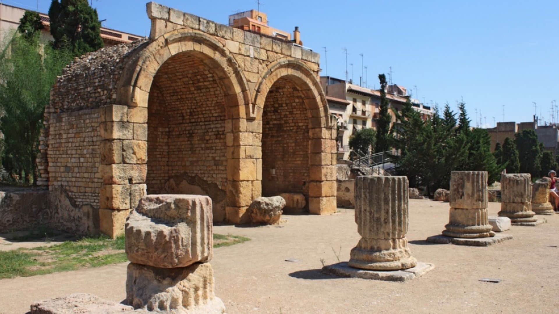 Roman Tarragona and Mediterranean Sitges Private Day Tour - In out Barcelona Tours