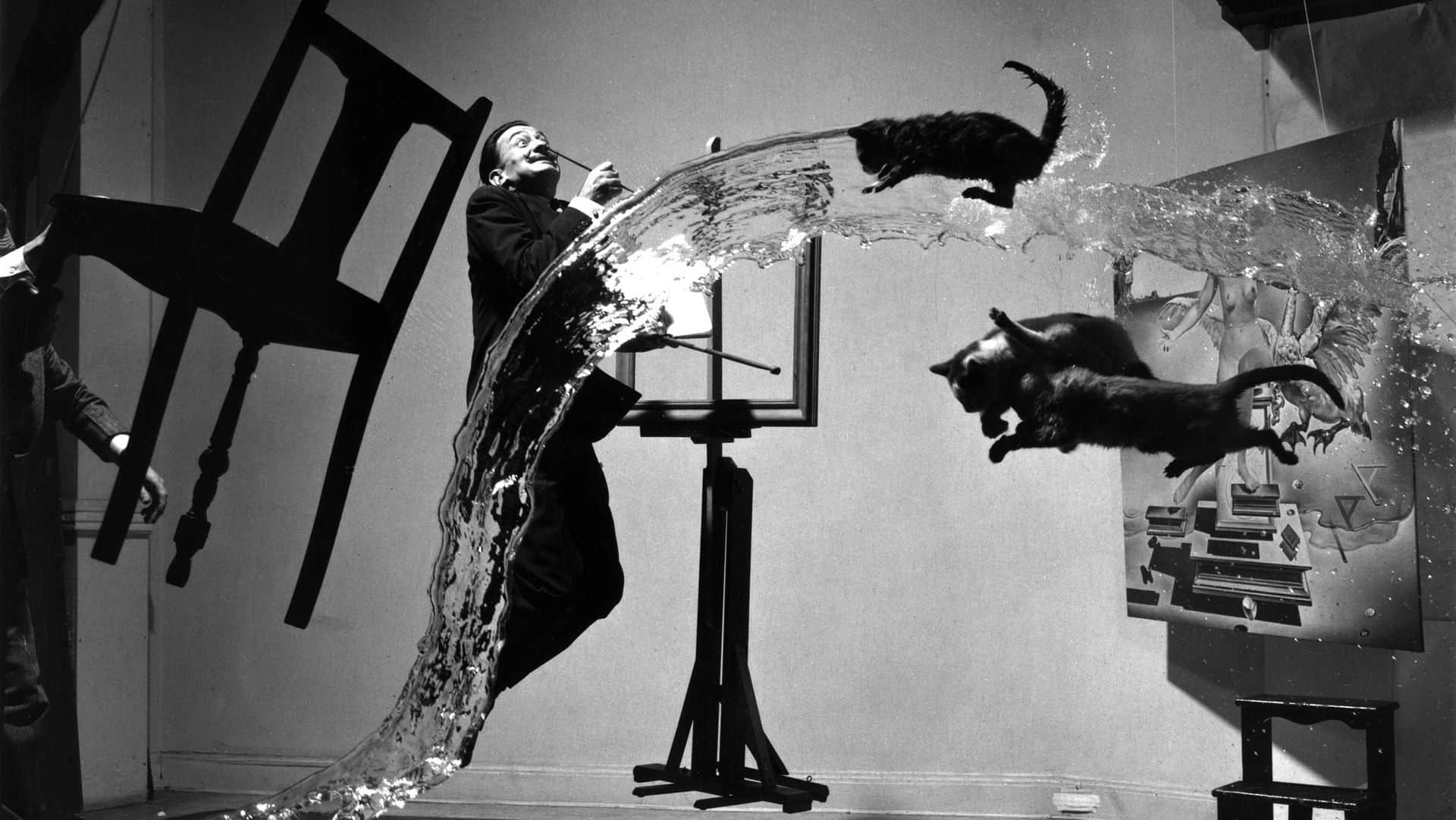 Dali Triangle Interactive Virtual Tour in a Small Group - In out Barcelona Tours